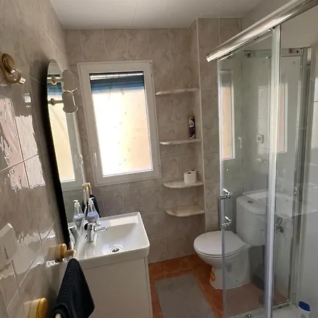 Private Apartment *